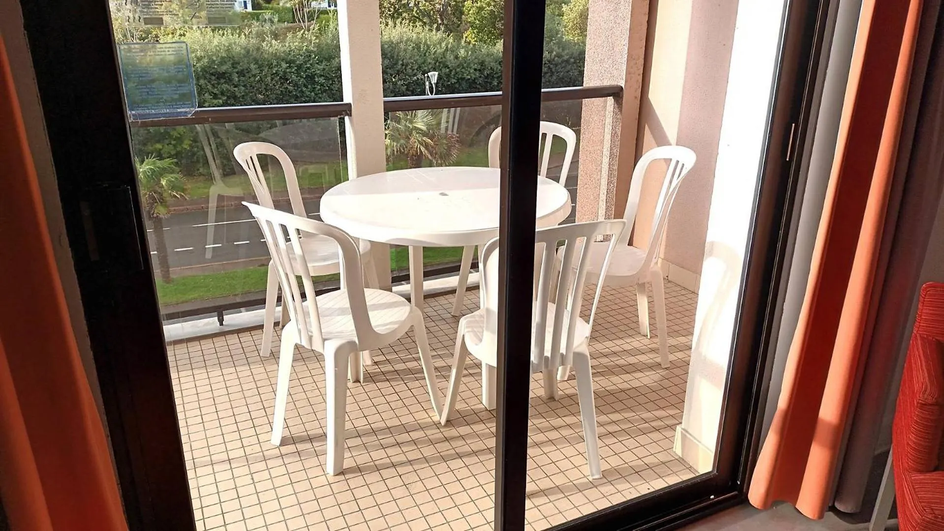 Appartement Avec Piscine, Plage De Trestraou A Perros-Guirec - Ref 505