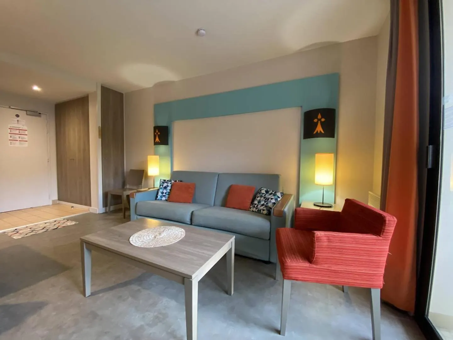 Appartement Avec Piscine, Plage De Trestraou A Perros-Guirec - Ref 505